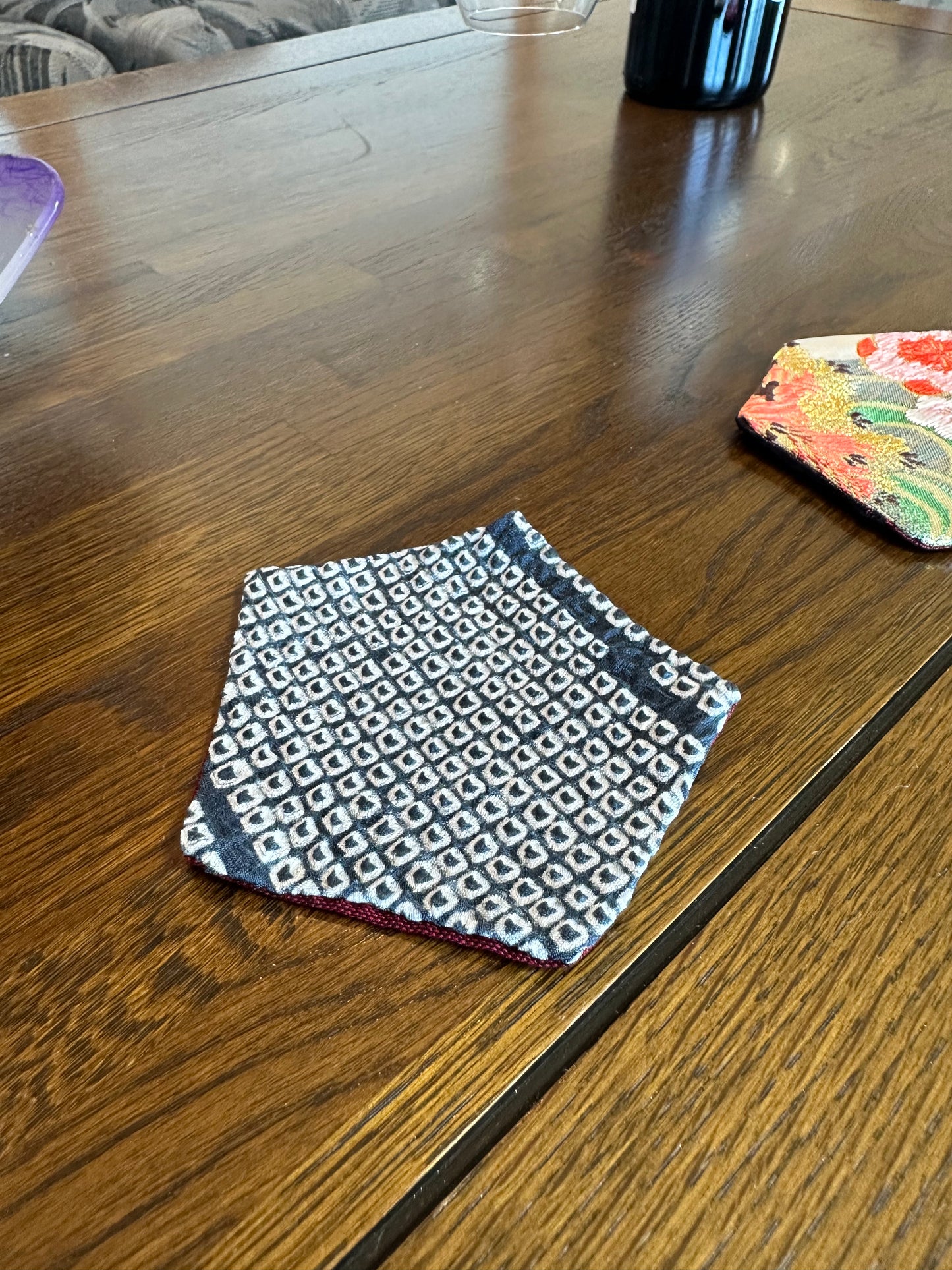 {"Coaster": "杯垫", "Kimono Fabric": "和服面料"}