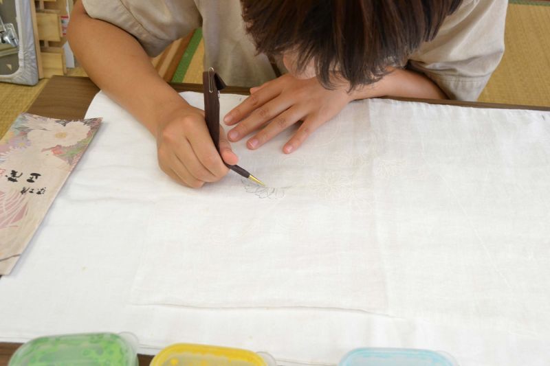 🌸 Hand-Painted Yuzen Dyeing Experience with Uenaka Masashige