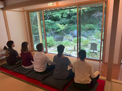 🕊️ Méditation Zazen privée dans un temple caché de Kyoto