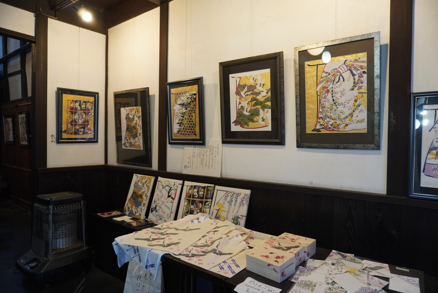 Kyoto-Style Yuzen Dyeing Art in a Historic Machiya Experience